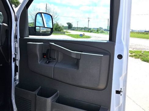 Used 2022 Chevrolet Express 2500 w/ Driver Convenience Package RWD image 14