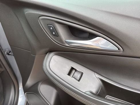 Used 2022 Buick Encore GX Essence w/ Experience Buick Package image 51