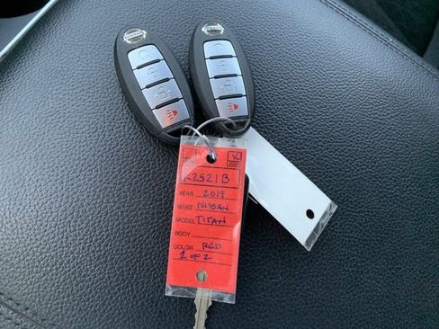 Used 2019 Nissan Titan SV w/ SV Convenience Package image 43