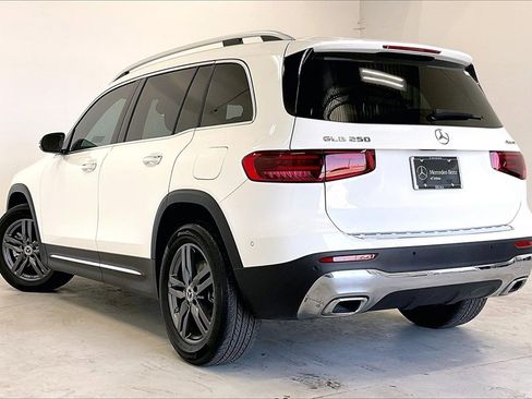 Used 2025 Mercedes-Benz GLB 250 4MATIC image 11