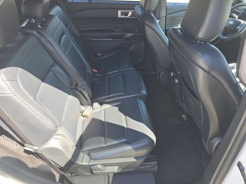 Used 2020 Ford Explorer XLT w/ Equipment Group 202A AWD/4WD image 24