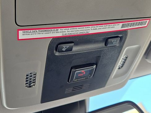 Used 2024 Toyota Camry SE w/ Convenience Package image 29