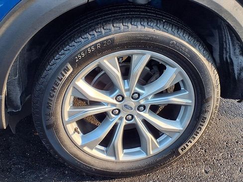 Used 2021 Ford Explorer Limited w/ Equipment Group 301A image 29