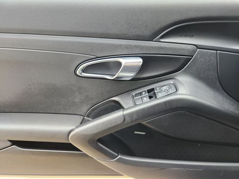 Used 2018 Porsche 718 Boxster image 26