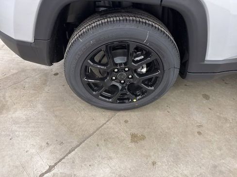 New 2026 Jeep Compass Latitude image 21