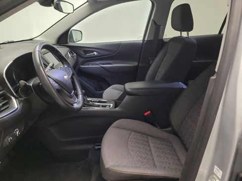 Used 2022 Chevrolet Equinox LT w/ Driver Convenience Package image 17