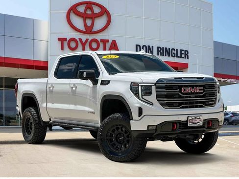 Used 2023 GMC Sierra 1500 AT4 w/ AT4 Premium Package AWD/4WD image 1