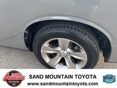 Used 2018 Dodge Challenger SXT image 10