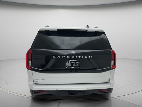 Used 2025 Ford Expedition Active AWD/4WD image 6