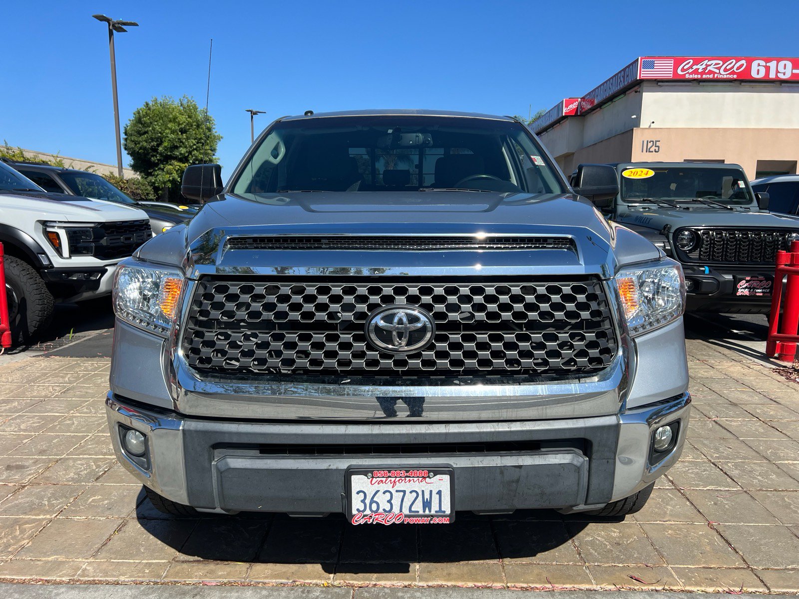 Used 2015 Toyota Tundra SR5 w/ SR5 Upgrade Package RWD image 2