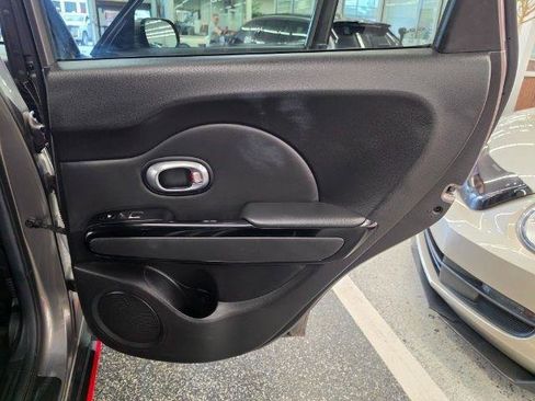 Used 2017 Kia Soul ! w/ Tech Package FWD image 30