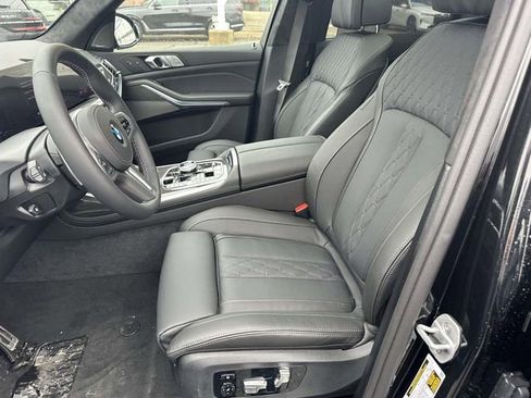 New 2026 BMW X7 M60i image 14