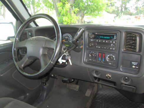 Used 2007 Chevrolet Silverado 2500 LT AWD/4WD image 19