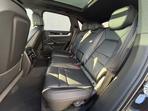 New 2026 Porsche Cayenne image 18