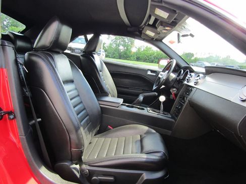 Used 2006 Ford Mustang GT RWD image 21