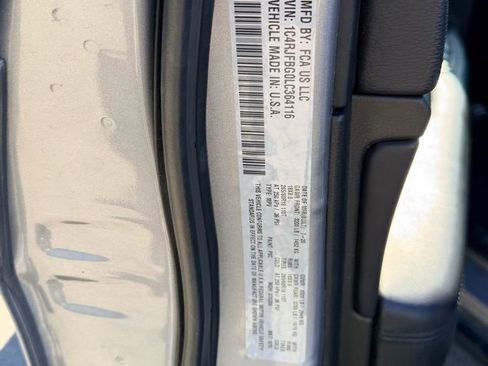 Used 2020 Jeep Grand Cherokee Limited image 8