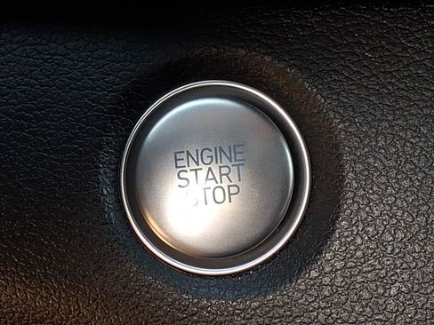 Used 2020 Hyundai Santa Fe Limited image 25