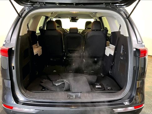 Used 2023 Kia Carnival LX FWD image 70