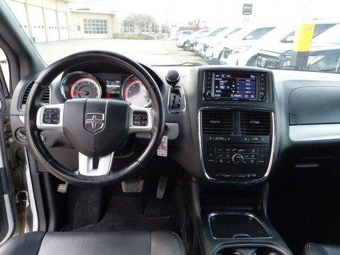 Used 2018 Dodge Grand Caravan GT image 22