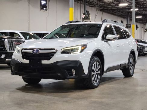 Used 2021 Subaru Outback Premium image 4
