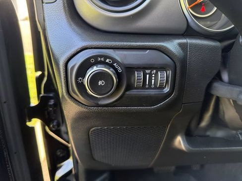 Used 2022 Jeep Wrangler Unlimited Sport AWD/4WD image 17
