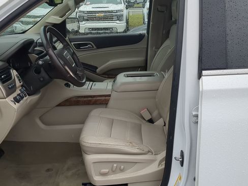 Used 2015 GMC Yukon Denali w/ Premium Package AWD/4WD image 11
