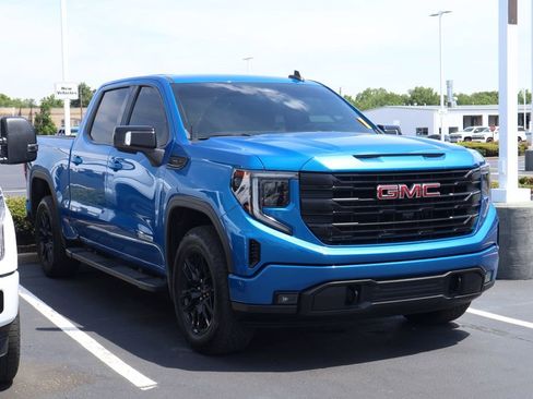 Used 2023 GMC Sierra 1500 Elevation w/ Elevation Premium Package AWD/4WD image 3