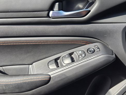 Used 2022 Nissan Altima 2.5 SR AWD/4WD image 12