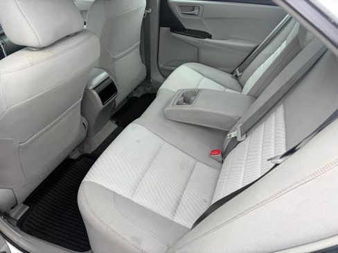 Used 2017 Toyota Camry LE FWD image 6