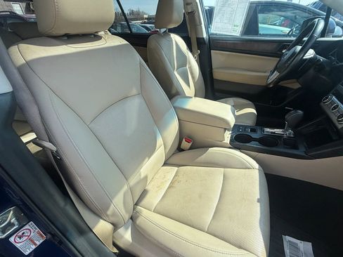Used 2016 Subaru Outback 2.5i Limited AWD/4WD image 6