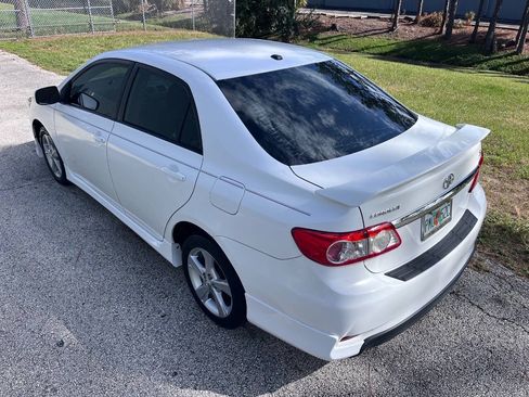 Used 2011 Toyota Corolla S w/ Preferred Accessory Pkg FWD image 5