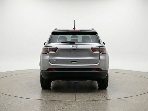 Used 2025 Jeep Compass Limited image 7