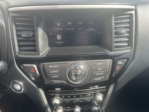 Used 2020 Nissan Pathfinder S AWD/4WD image 15