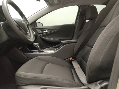 Used 2025 Chevrolet Malibu LS FWD image 17
