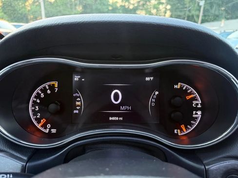 Used 2017 Jeep Grand Cherokee Altitude AWD/4WD image 12