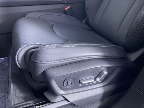 Used 2026 Audi Q7 3.0T Prestige image 10