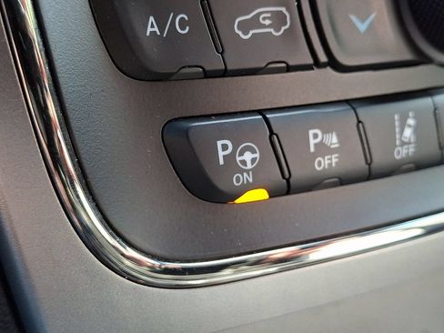 Used 2018 Jeep Grand Cherokee High Altitude AWD/4WD image 26