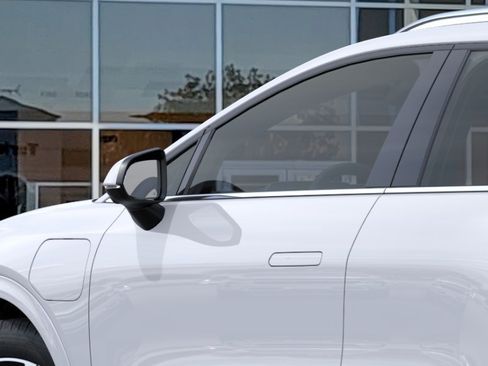 New 2025 Chevrolet Equinox EV LT FWD image 12