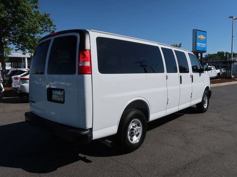Used 2025 Chevrolet Express 3500 LS RWD image 11