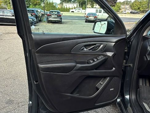 Used 2019 Chevrolet Traverse Premier image 9