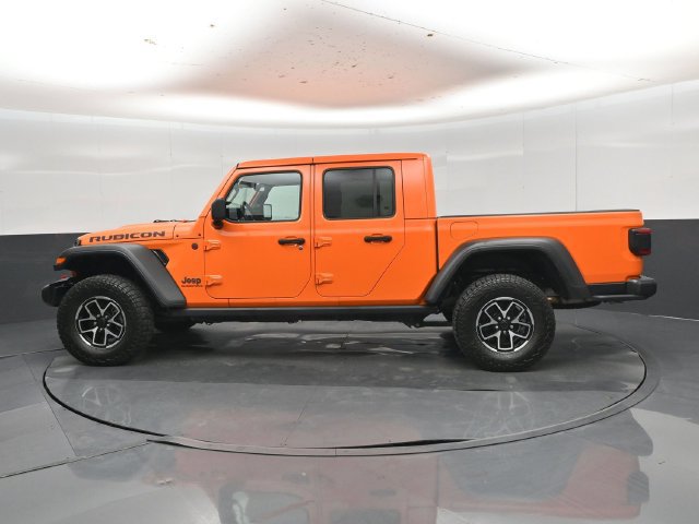 Used 2025 Jeep Gladiator Rubicon w/ Convenience Group AWD/4WD image 32