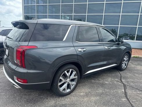 Used 2021 Hyundai Palisade SEL w/ Premium Package FWD image 2