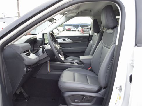 New 2026 Ford Explorer Active w/ Active Comfort Package image 18