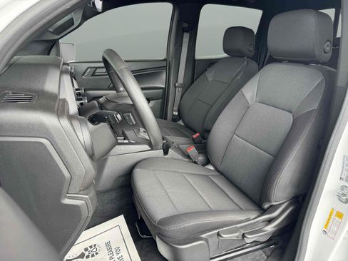 Used 2023 Chevrolet Colorado W/T w/ WT Convenience Package RWD image 10
