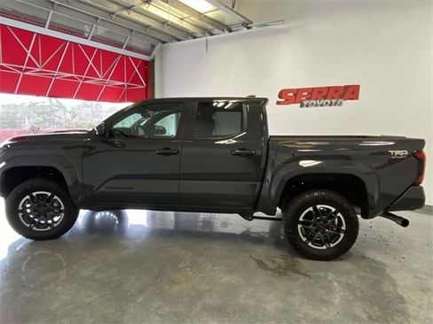 Used 2024 Toyota Tacoma TRD Sport image 5