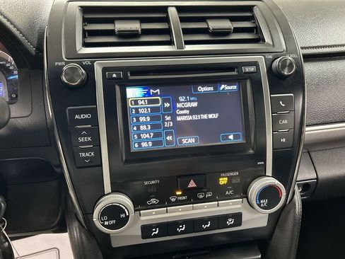 Used 2013 Toyota Camry SE image 14