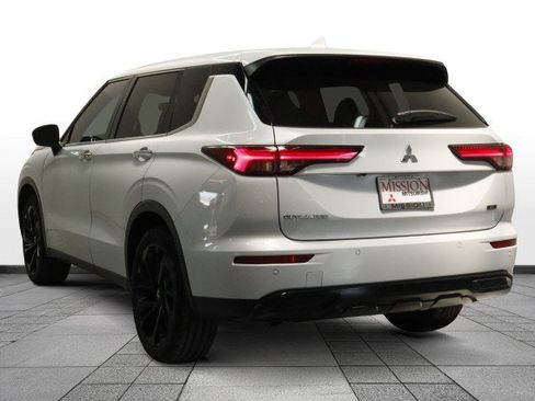 Used 2024 Mitsubishi Outlander SE FWD image 5