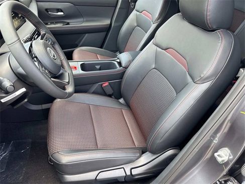New 2025 Nissan Kicks SR image 22