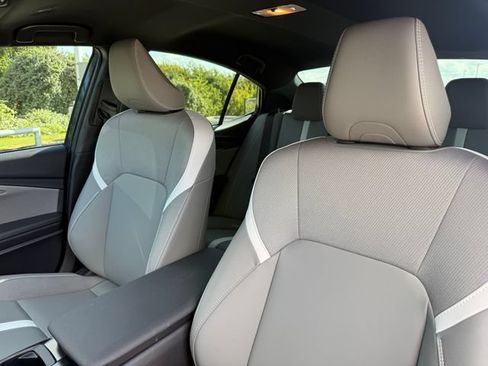 Used 2026 Toyota Camry SE w/ Convenience Package FWD image 14