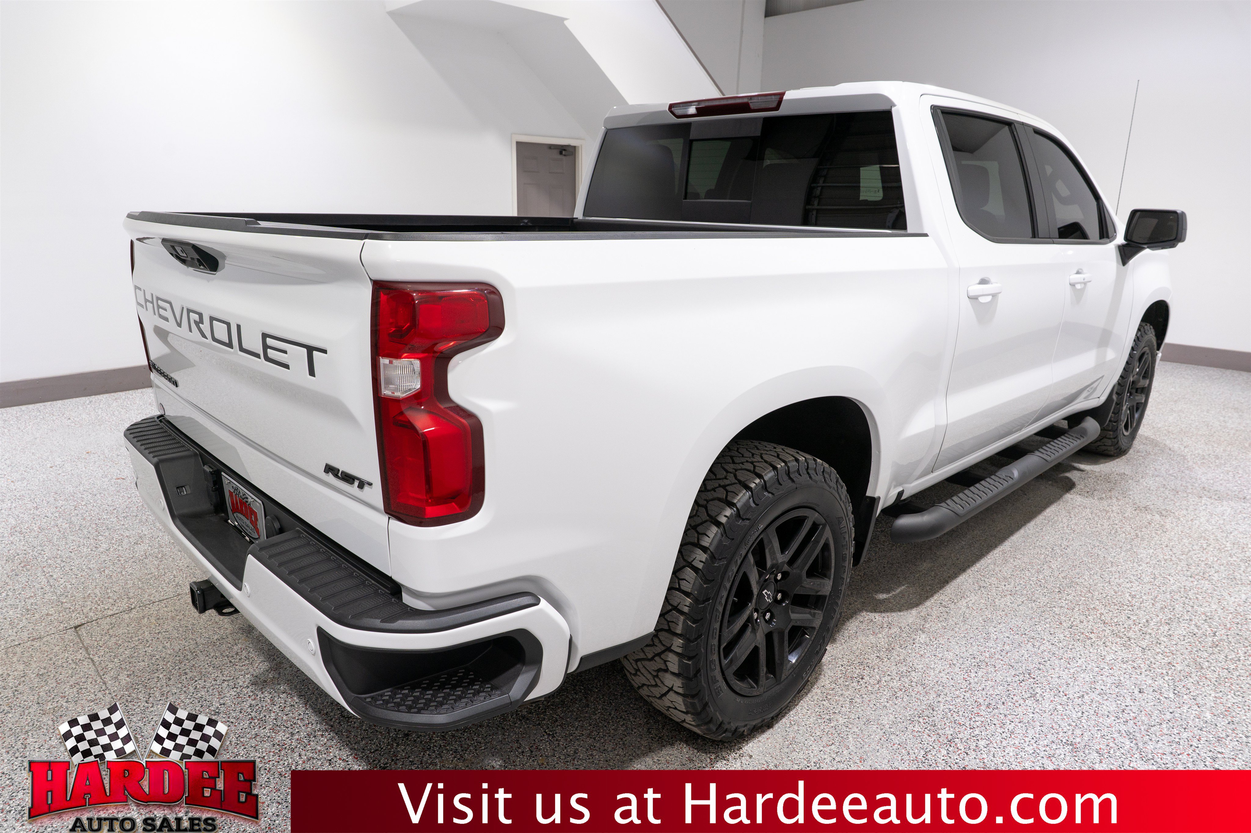 Used 2024 Chevrolet Silverado 1500 RST AWD/4WD image 5